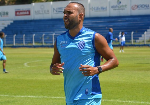 Técnico do CSA vai ganhar dois reforços para o comando de ataque