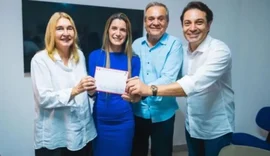 De “virada”, Izabelle Lins vence enquete de prefeita em Rio Largo