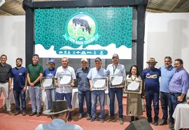 Comenda Mair Amaral é entregue pela 1ª vez durante a Expo Bacia Leiteira