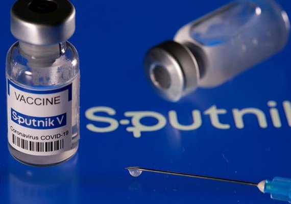 Governo Federal irá gastar R$120 milhões mais caro que Estados por doses da Sputnik V