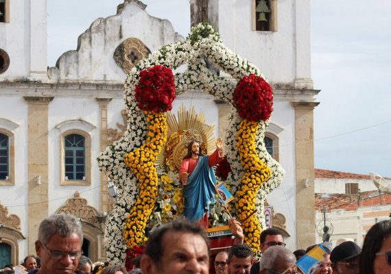 Estrutura da Festa de Bom Jesus de Penedo começa a ser montada; veja a programação