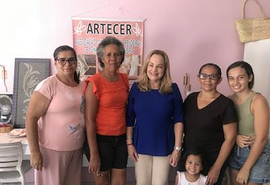 Secretária de Relações Federativas e Internacionais visita artesãos do Alagoas