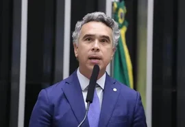 “Votaram a favor das bets e esqueceram a educação”, dispara Brito