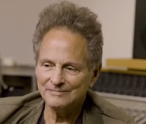 Lindsey Buckingham, do Fleetwood Mac, é atacado por stalker nos Estados Unidos