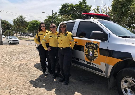 Mulheres agentes da SMTT  relatam vivências no trânsito