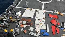Destroços de avião cargueiro com cinco tripulantes são achados no Paquistão