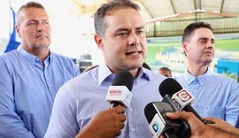Renan anuncia antecipação do 13º dos servidores para novembro