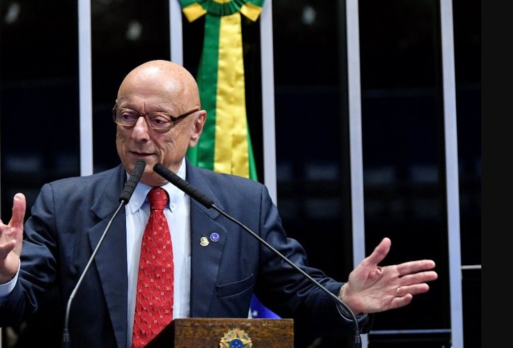 Careca da direita quer anistia, mas Renan rebate: 'O que pacifica o país é golpista cumprindo pena'