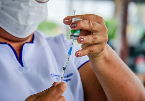 Vacinação de profissionais da saúde que não atuam na linha de frente começa hoje
