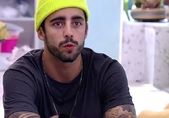 Pedro Scooby briga com seguidores após Luana Piovani falar que filho morará com ele