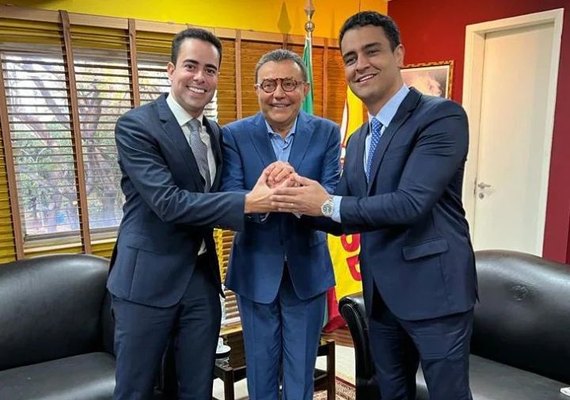 Reviravolta: irmão de JHC entra na disputa de federal e João Caldas deve “desistir”