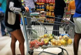 Valor da cesta básica varia até 85% em Maceió, segundo pesquisa do Procon