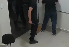Adolescente de 14 anos esfaqueia professor durante aula particular em Manaus