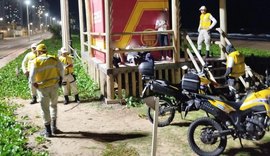 Agentes do Ronda no Bairro detêm jovens com entorpecentes em Jacarecica