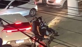 VÍDEO: Moradores reclamam de perigo e falta de sinalização em rua de Maceió