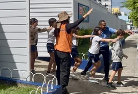 Defesa Civil de Maceió acompanha simulado de evacuação em colégio no bairro do Farol