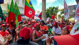 Vídeo: sede do Incra em AL é invadida por militantes do MST que pedem a saída de primo de Lira