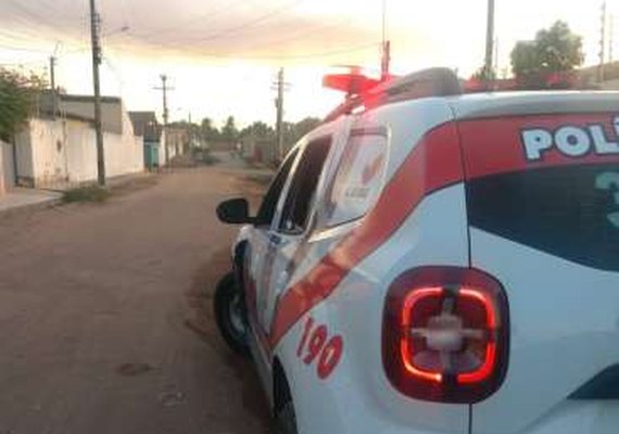 Ao serem baleadas em cartório na cidade de Olivença, mãe morre e filha fica ferida