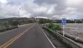 Mulher morre após ser atropelada e cair de ponte em Santana do Ipanema