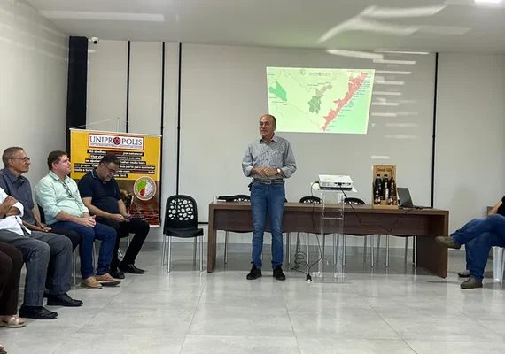 Aliado de Lira falta a reunião em data sugerida por ele e causa revolta entre produtores alagoanos