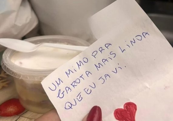 'Para a mais linda”: adolescente morre após comer bolo de pote com bilhete misterioso