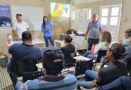 Pequenos produtores aprendem técnicas de inseminação artificial em bovinos