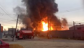 Prefeitura interdita vias após incêndio em fábrica de produtos químicos
