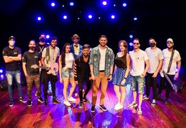 Cantor alagoano Diego Francis lança clipe gravado no centenário Teatro Deodoro