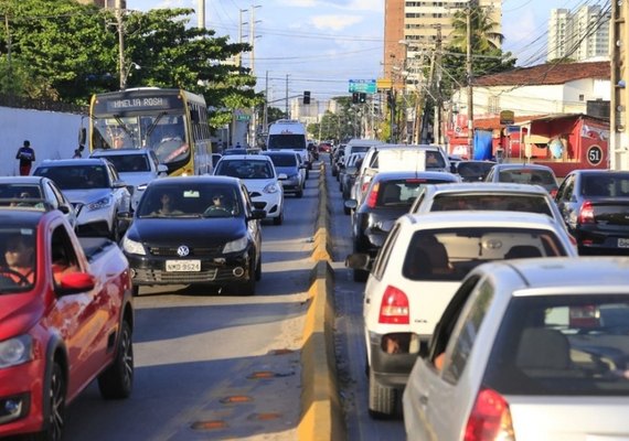 Boleto do IPVA de veículos com placas de finais 7 e 8 deve ser pago até o dia 31