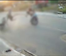 Vídeo mostra impacto de colisão entre motocicletas no interior de Alagoas