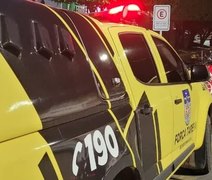 Suspeito foge por telhados no Jacintinho e abandona mais de 3 kg de drogas