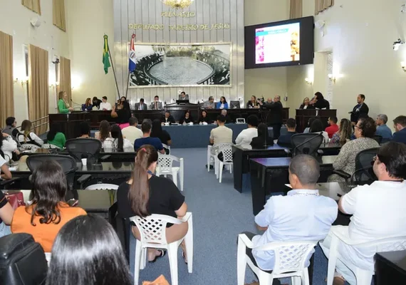 Sessão especial na ALE debate 'Defesa da Primeira Infância'
