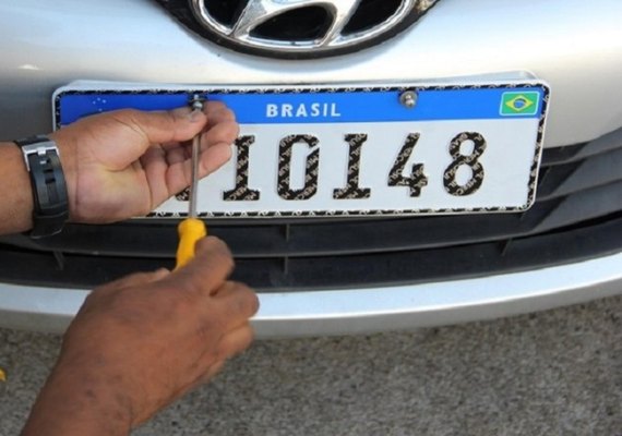 Entenda o projeto que pode mudar placas de veículos no Brasil