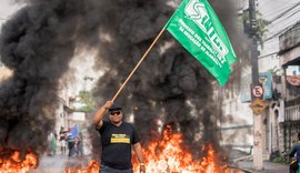 Fotógrafo reúne 90 imagens de atos e manifestações em exposição itinerante