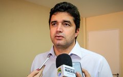 Rui Palmeira destacou a importância da reativação do Espaço Álvaro Vasconcelos. Foto: Pei Fon/ Secom Maceió
