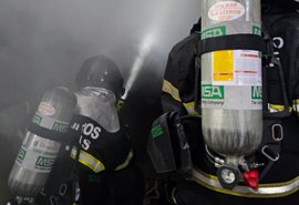 Bombeiros controlam incêndio na Maternidade Santa Mônica