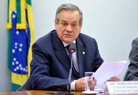 Renan Calheiros anuncia Lessa como vice de Paulo Dantas