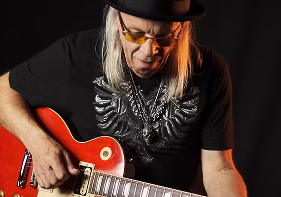 Morre Luiz Carlini aos 73 anos, guitarrista e parceiro de Rita Lee