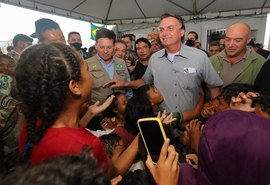 Em visita a Venezuelanos Bolsonaro recicla discurso de medo