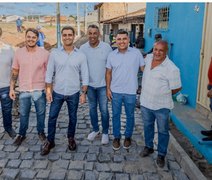 Diga-me com quem andas: vereador do MDB ignora Paulo Dantas e desfila com JHC