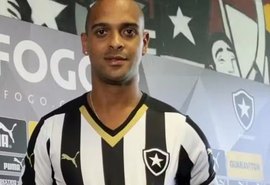 Ex-jogador do Botafogo morre soterrado após muro cair com ventania no RJ