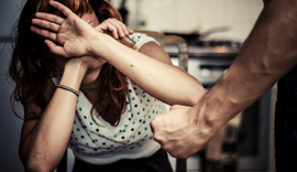 Pedido de socorro por mensagens leva à prisão de agressor no Agreste