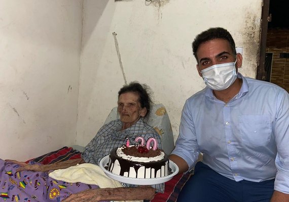 Renato Filho homenageia Pilarense que completou 120 anos