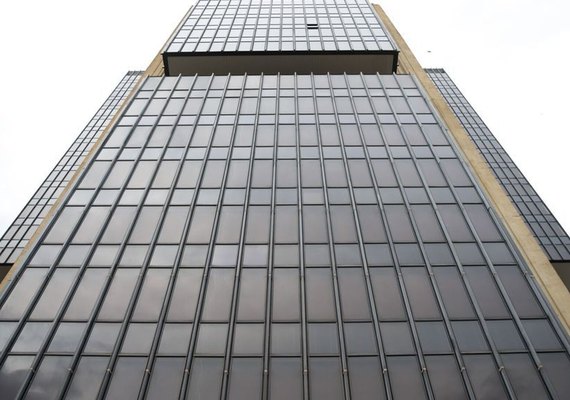 BC mantém postura cautelosa e diz que guerra exige juros restritivos