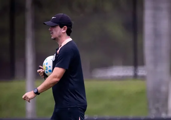 Diniz testa formações no Corinthians antes de encarar o Internacional
