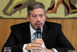 Se Bolsonaro pedir licença, Arthur Lira pode assumir presidência