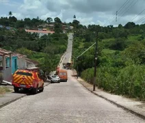 Colisão entre trator e poste deixa um ferido em Penedo