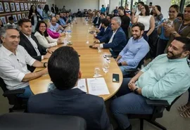 Dantas e Dória levam Corações da Paz para escolas de Maceió