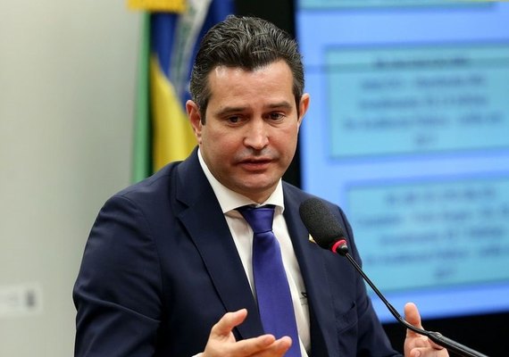 Filiação de Bolsonaro ao PL pode tirar Maurício Quintela do partido em Alagoas