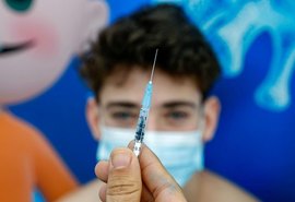 Prefeitura inicia hoje (6) vacinação para adolescentes de 15 anos com iniciais de A a G em Maceió